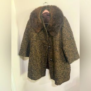 Wool coat with fur collar